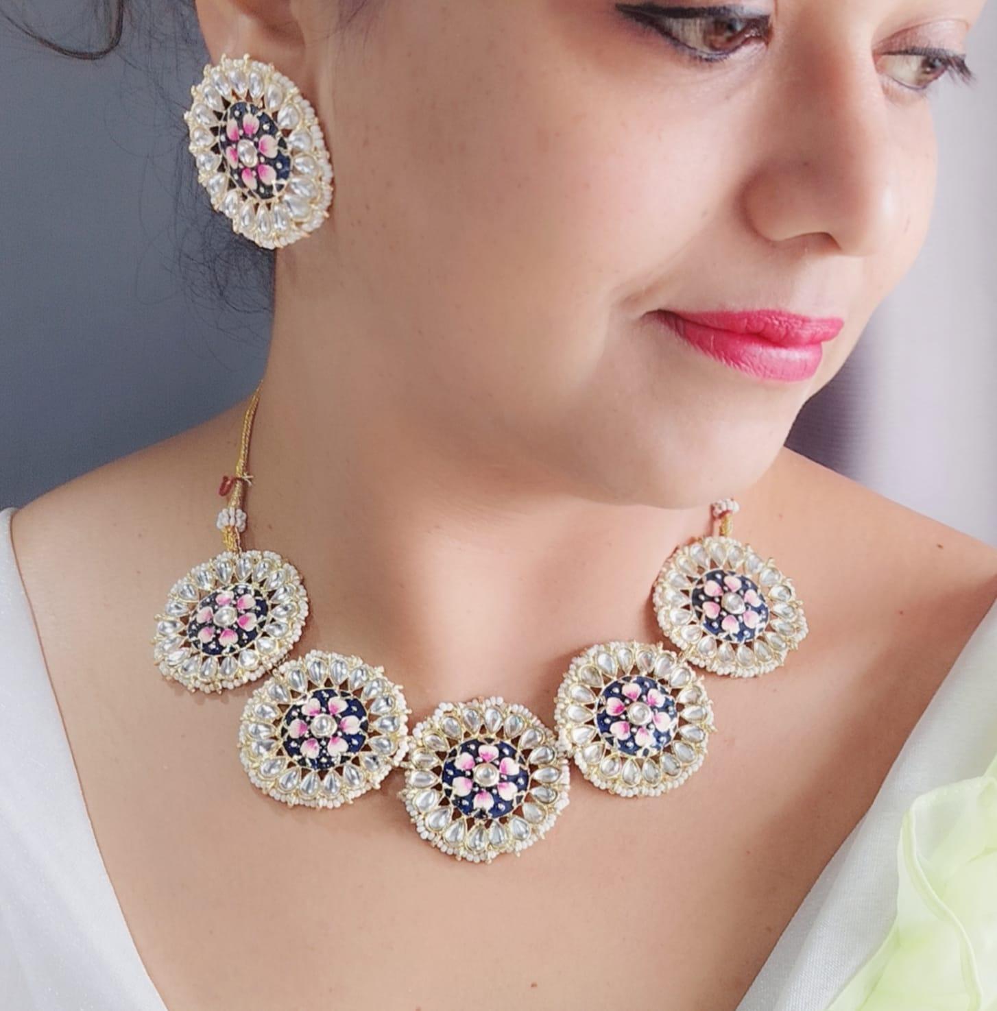 Floral Pattern kundan Necklace