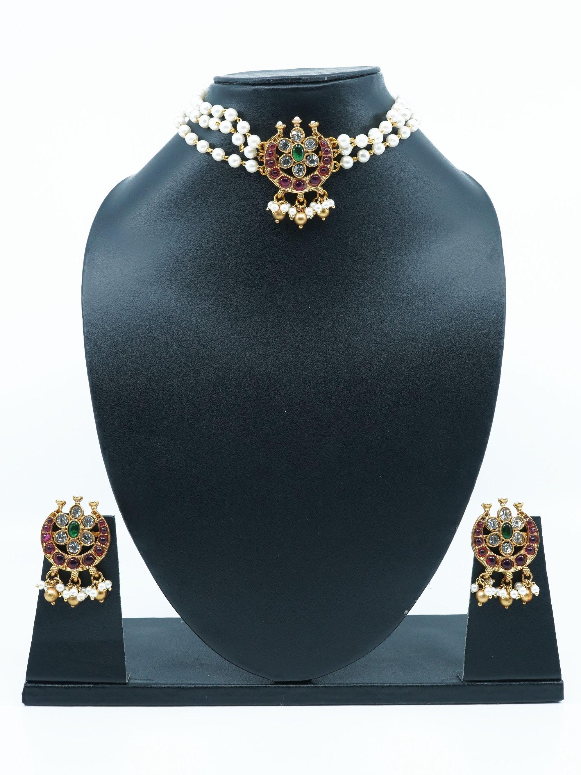 Gold Finish choker Chand bali pattern choker necklace set 10617N - Griiham