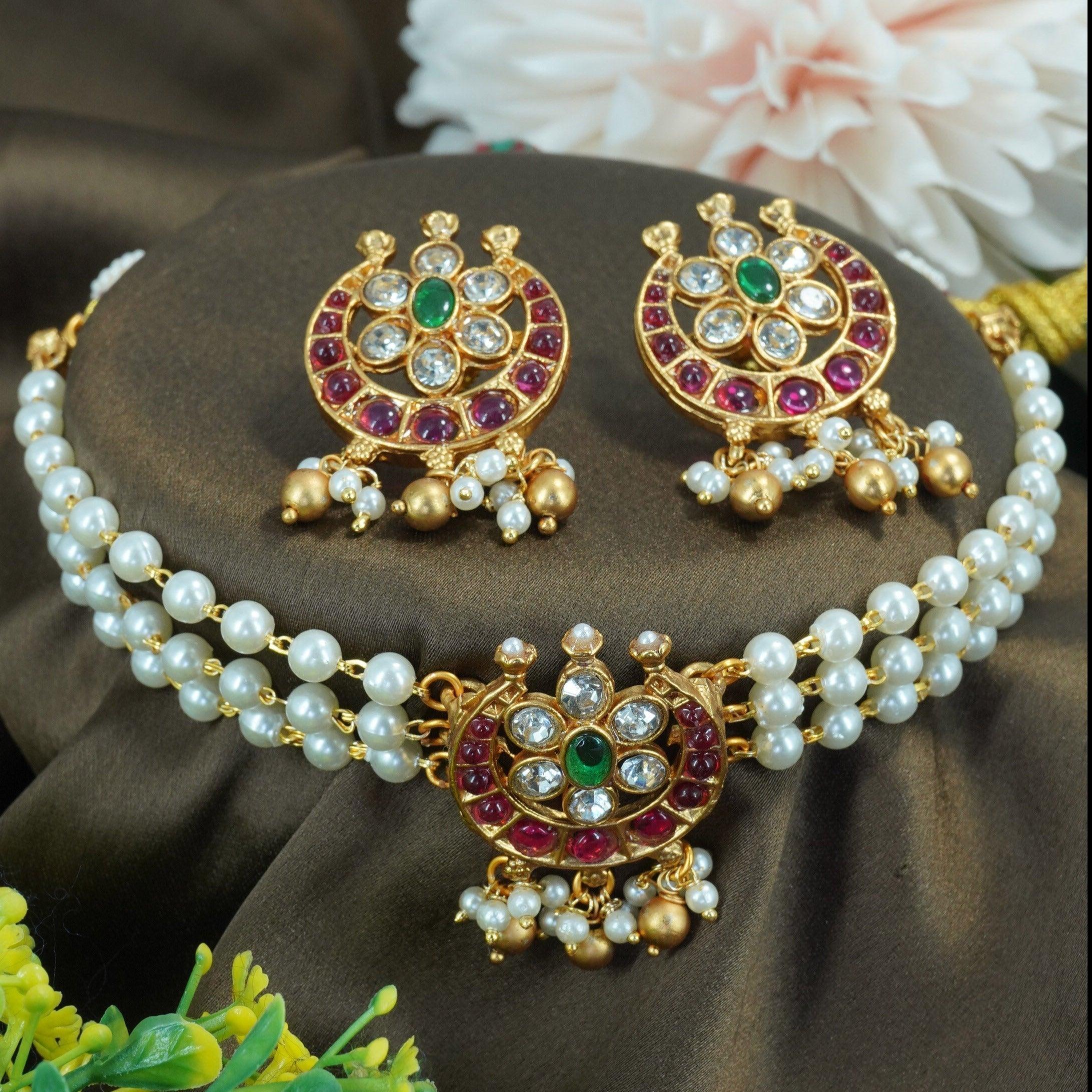 Gold Finish choker Chand bali pattern choker necklace set 10617N - Griiham