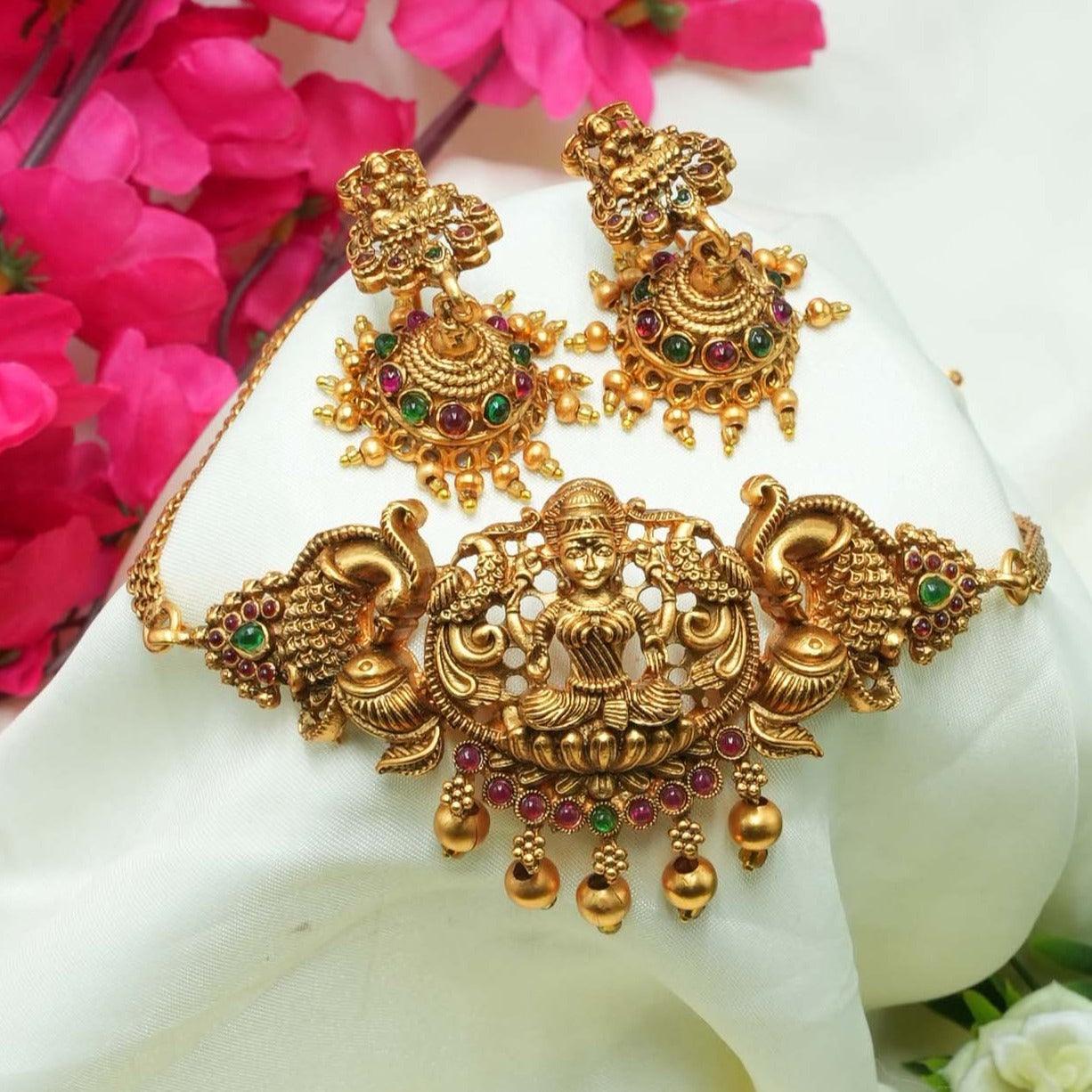 Gold Plated Classic All occasion Laxmi Chic / Half Choker set 9262N - Griiham