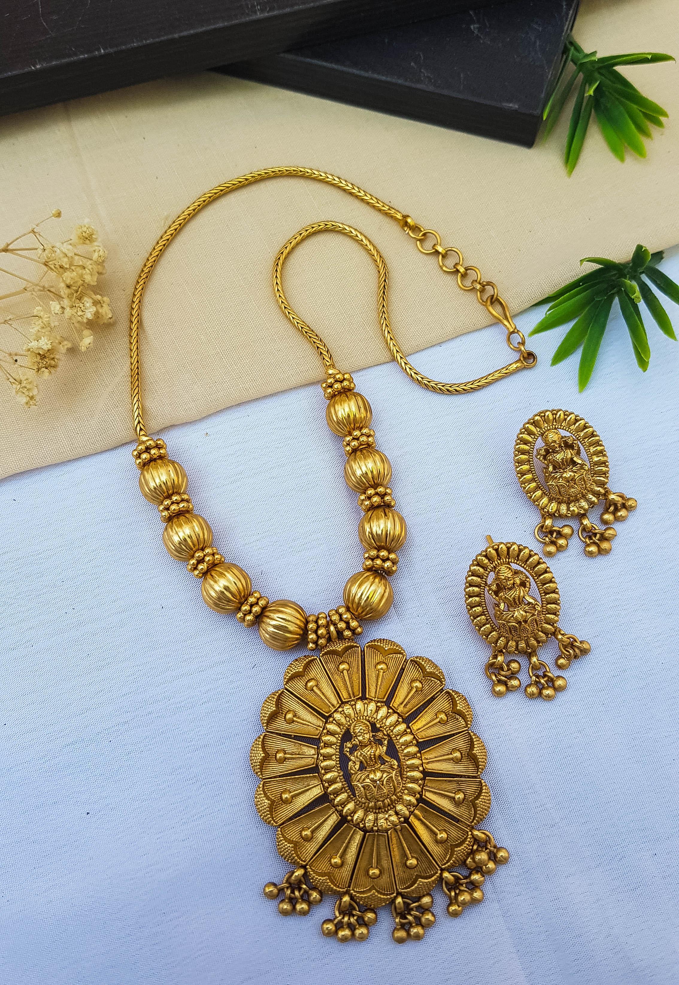 Gold Plated Cute Short Necklace Set