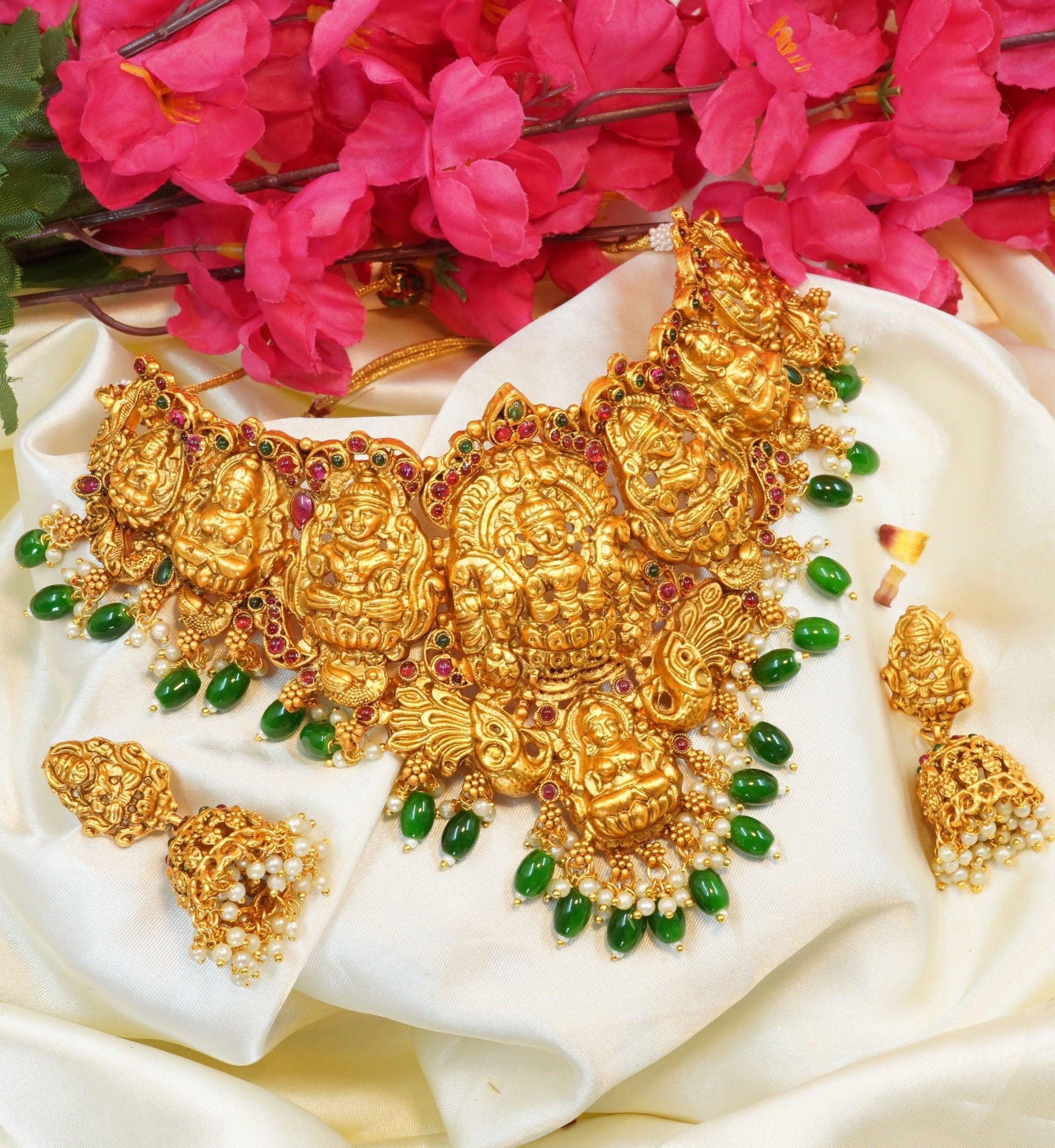 Gold Plated Elegant Necklace Set with kempu stones