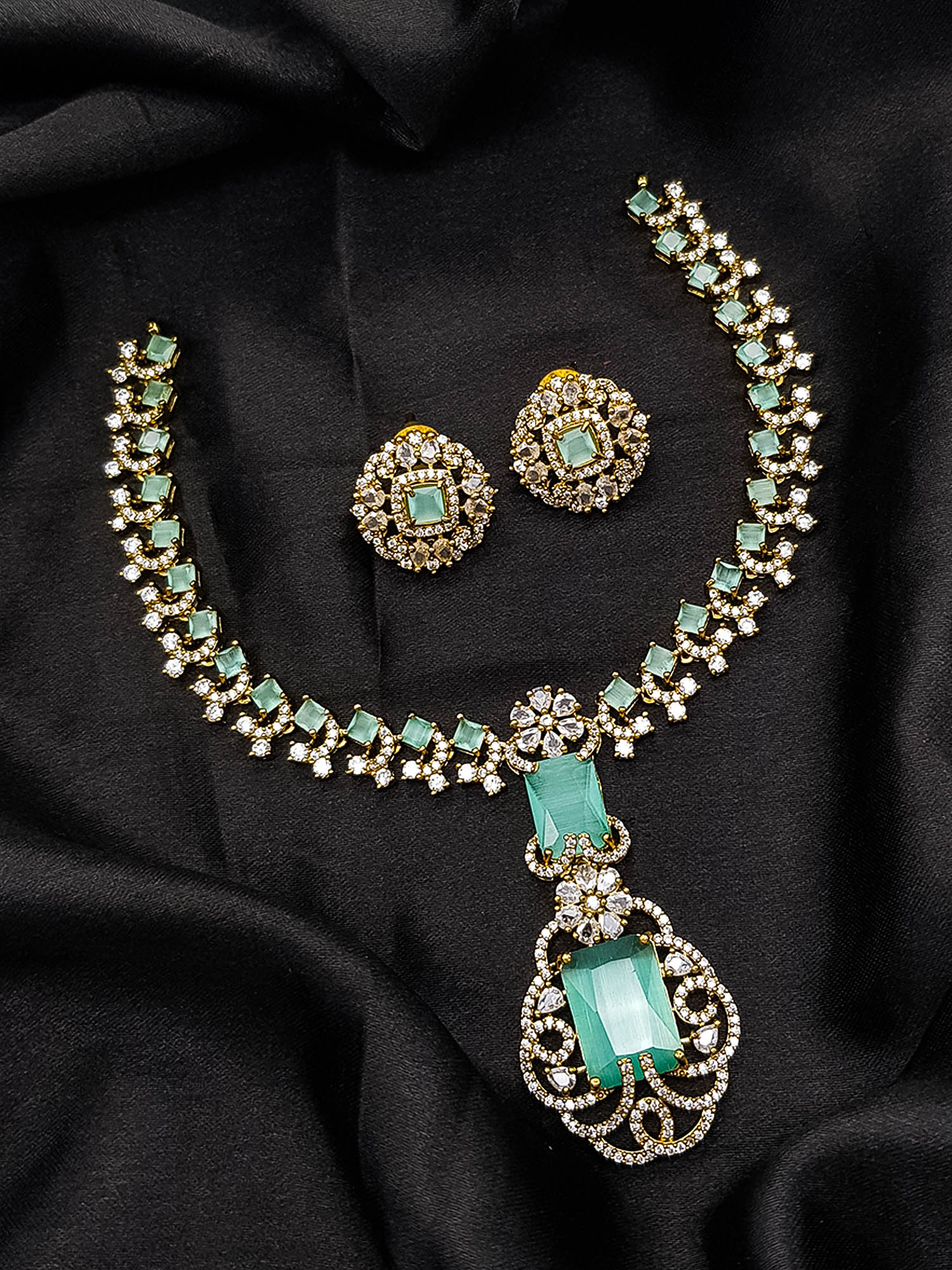 Victorian polish Ambani inspired emerald necklace set chain with Monalisa stone 24020N