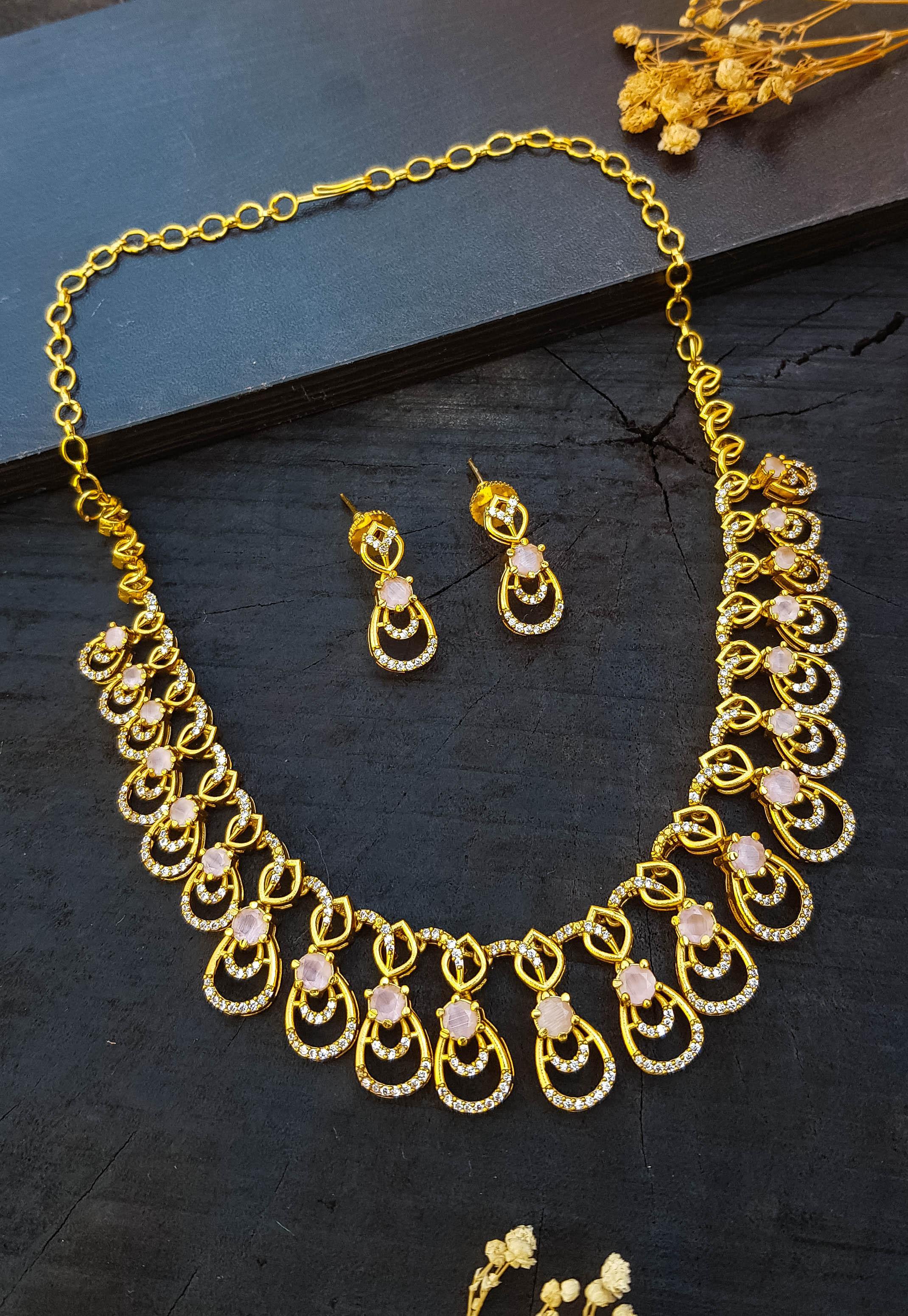 Sayara Collection Drop pattern Necklace Set