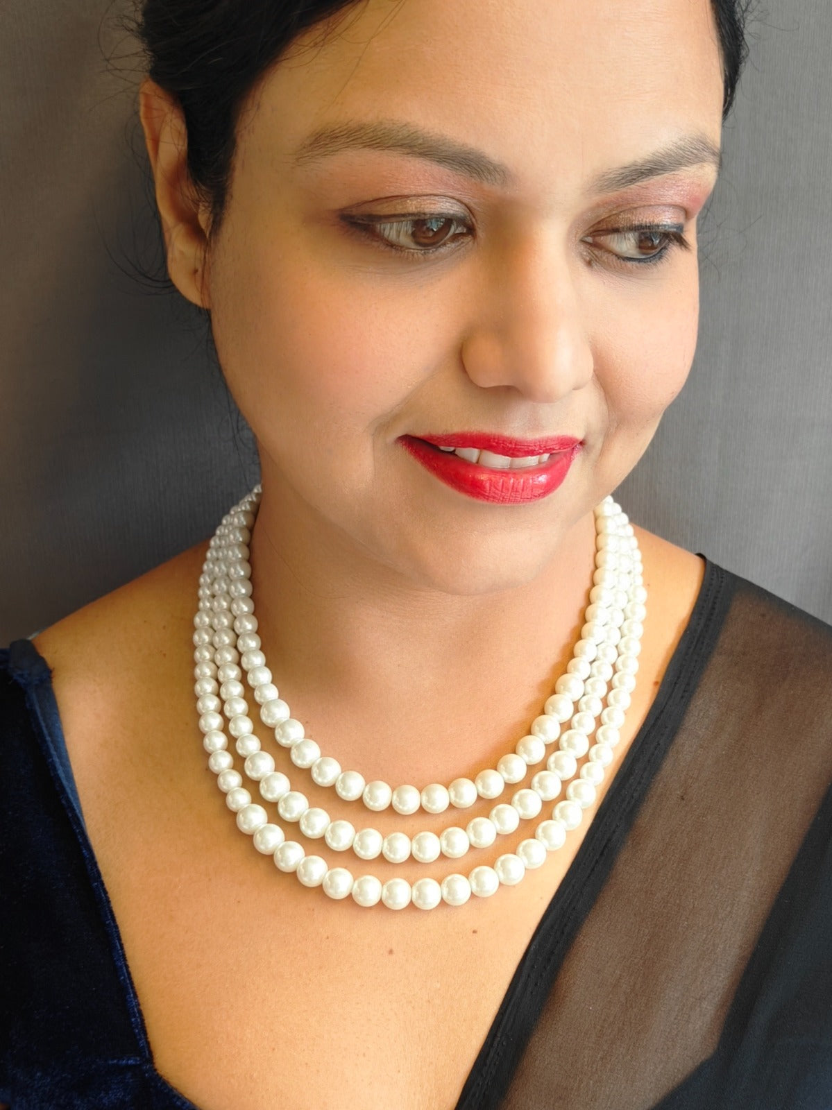 Three Lines Natural Royal Shell Pearl Mala with Graduation Necklace Set